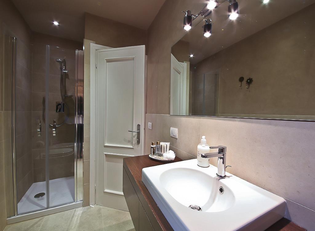 Apartments Florence - Giglio Santa Trinita Room photo